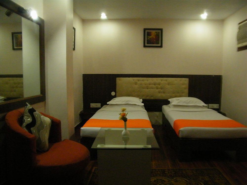 Hotel Crestwood Колката Екстер'єр фото