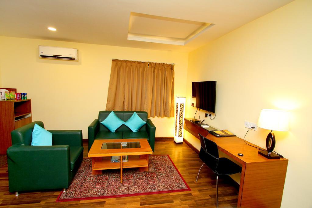 Hotel Crestwood Колката Екстер'єр фото