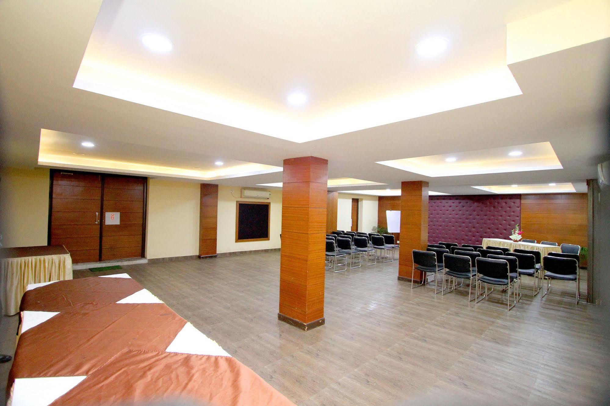 Hotel Crestwood Колката Екстер'єр фото
