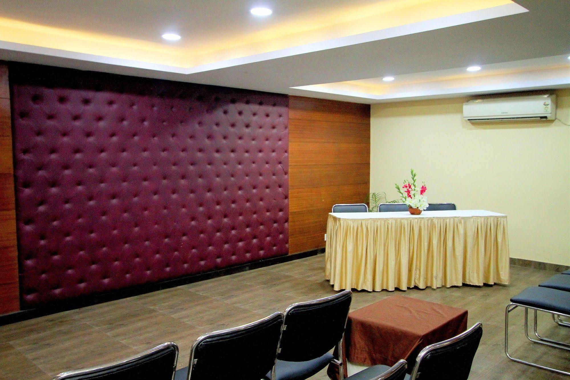 Hotel Crestwood Колката Екстер'єр фото